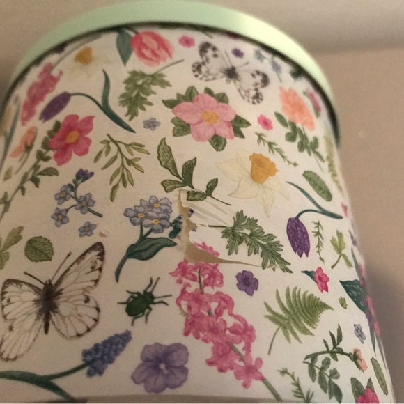 Bath & Body Works Daffodil Daydreams Scented Easter Candle. - Picture 4 of 5